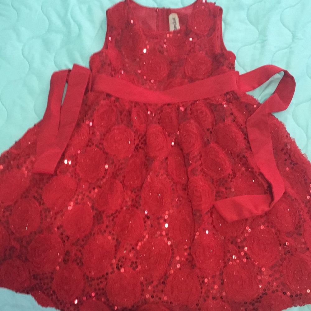 2 dresses - Picture 3 of 6